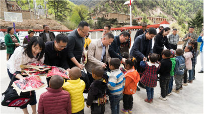 旅投創新公司黨委開展幫扶捐贈 和走訪慰問活動